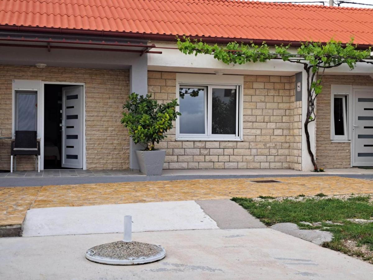 Holiday Home Zeljko,Marija & Jakov Starigrad Paklenica Exterior photo